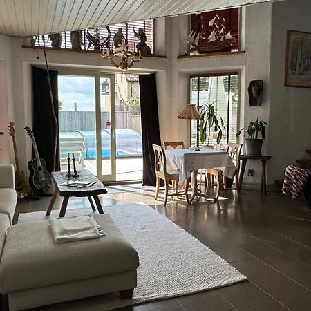 Modernt Hus Naera Stad Och Strand Истад Екстериор снимка