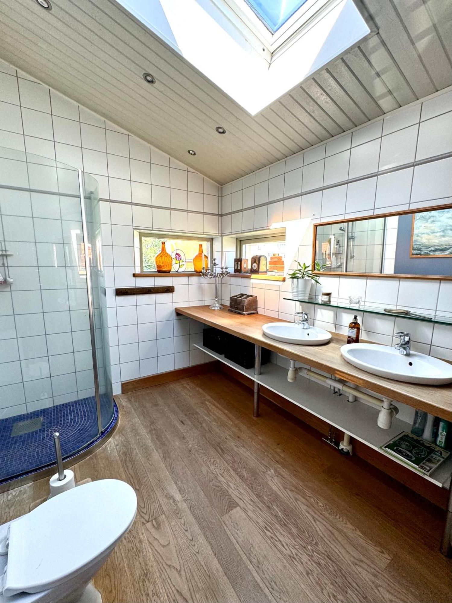 Modernt Hus Naera Stad Och Strand Истад Екстериор снимка