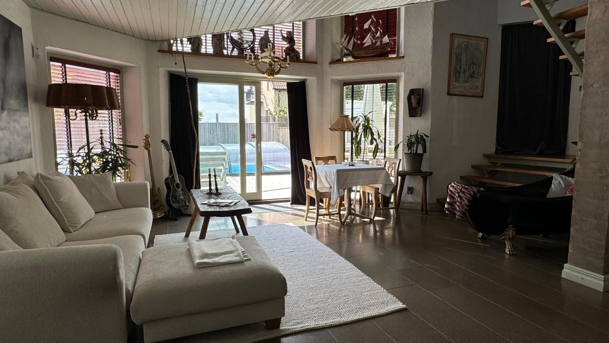 Modernt Hus Naera Stad Och Strand Истад Екстериор снимка